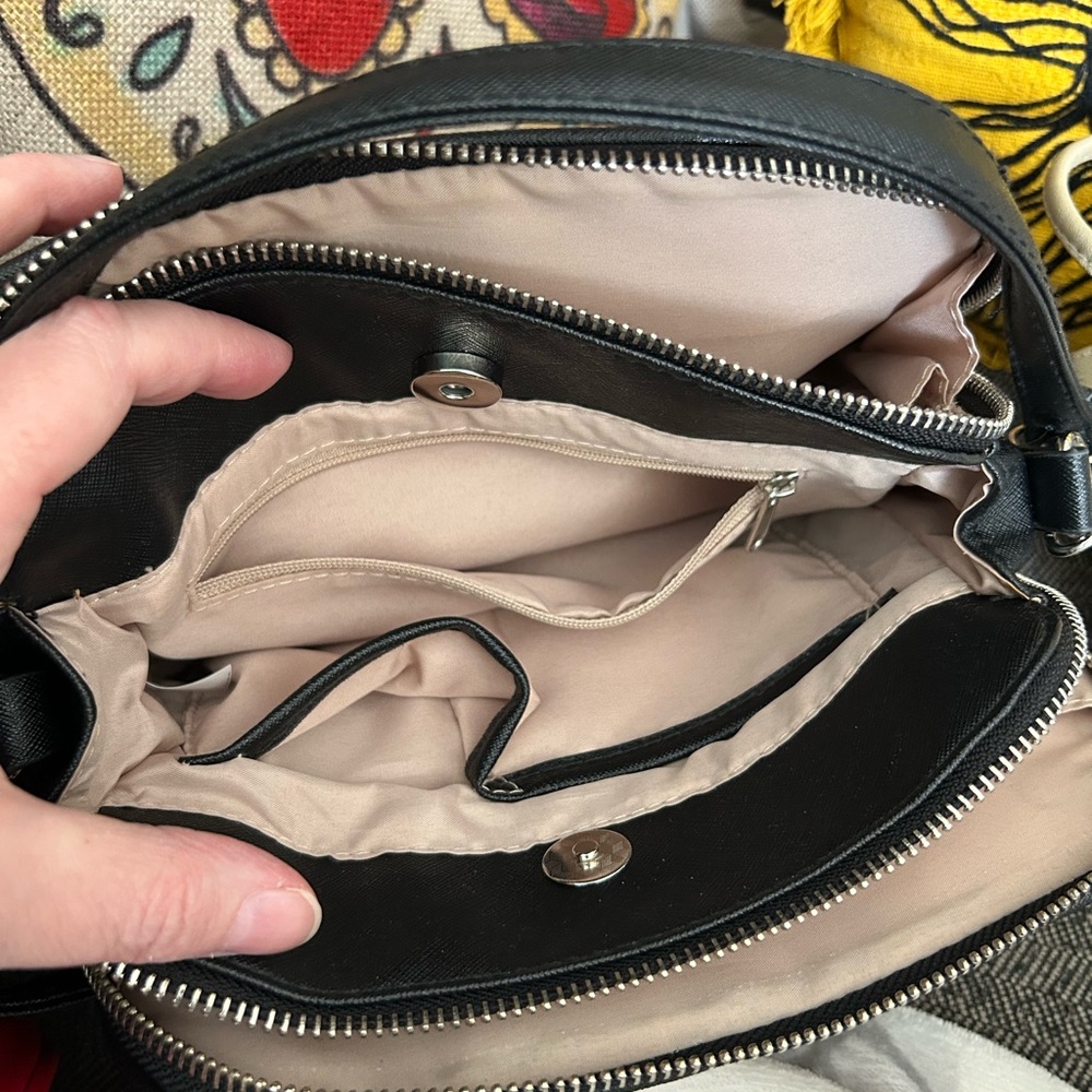 Set of 2 Small Crossbody Bags - Picture 5 of 14